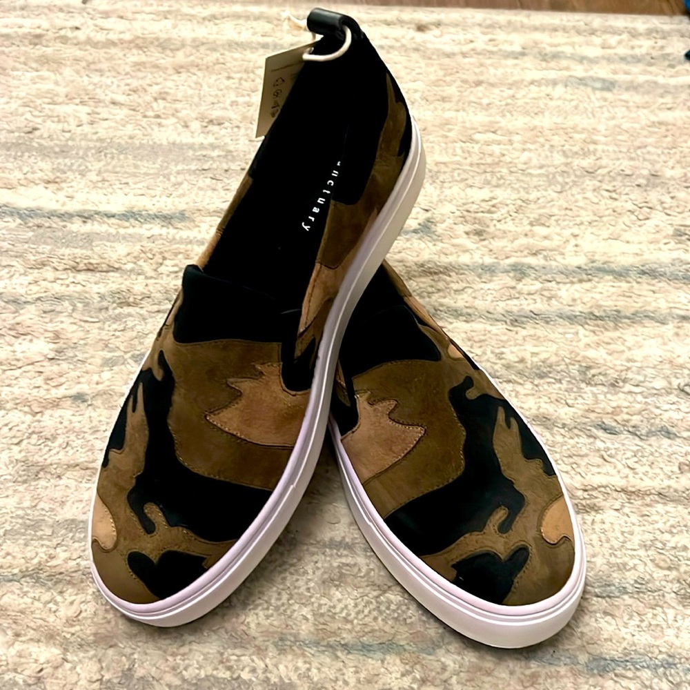 Sanctuary Camo Suede Eco-Friendly Leather Slip On Sneaker Size 9